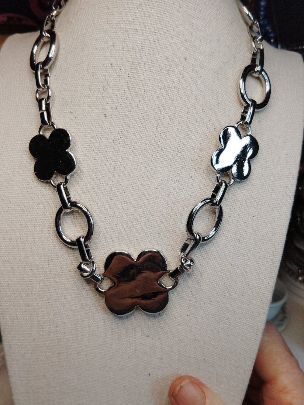 Ann Taylor Chunky Silver‑Tone Clover Statement Necklace, 17.5" Hook Clasp, NWT